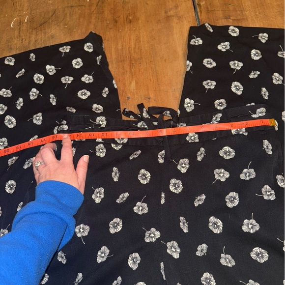 Talbots Wide Leg Pull On Pants Drawstring Size Medium Deco Flowers Mid Rise - Picture 8 of 12